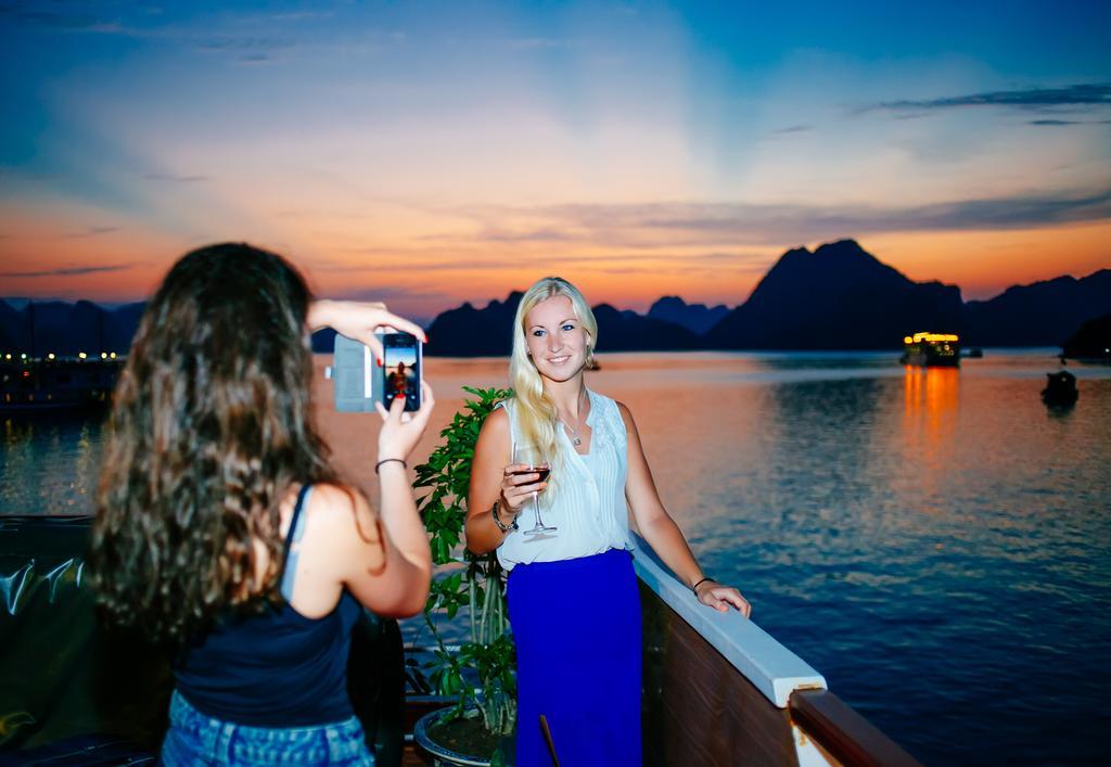 Cristina Diamond Cruise Hotel Ha Long Værelse billede